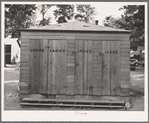 Sanitary facilities at cabin-trailer camp used by workmen and their families. Hermiston, Oregon