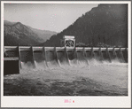 Gate controlled spillway dam. Bonneville Dam, Oregon