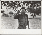 Threshing hand taking a drink, Frederick County, Maryland