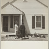 Home supervisor and farm wife discuss home problems. Fairbury Farmsteads, Nebraska