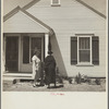 Home supervisor and farm wife discuss home problems. Fairbury Farmsteads, Nebraska