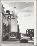 Wood pulp paper plant at Longview affords employment for many of the homesteaders. Washington