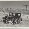 Vernon Evans and family of Lemmon, South Dakota, near Missoula, Montana, Highway 10. Leaving the grasshopper-ridden and drought-stricken area for a new start in Oregon and Washington