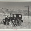 Vernon Evans and family of Lemmon, South Dakota, near Missoula, Montana, Highway 10. Leaving the grasshopper-ridden and drought-stricken area for a new start in Oregon and Washington