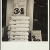 Market scene. Portland, Oregon