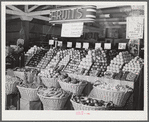 Porterville, California. Vegetable stand