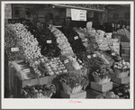 Porterville, California. Vegetable stand