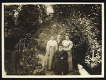 Alexander the Conjuror (Alexander Heimbürger) and his wife with Harry Houdini and Bess Houdini, probably in Heimbürger's garden