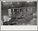 Many families live on riverboats in Charleston, West Virginia