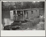 Many families live on riverboats in Charleston, West Virginia