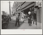 Street in Mebane, North Carolina in morning before tobacco auction sale