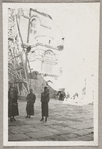 Lisan Kay (center) in Jerusalem