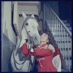 La Plume de Ma Tante, original Broadway production, cast posing with horse