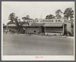 Typical highway tourists shop near Winter Haven, Florida