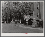 Picketing. Copper miners on strike waiting for scabs to come out of mines. Ducktown, Tennessee