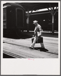 Passengers leaving station in northwestern Florida