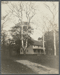 Matinecock Friends Meeting House. NW corner Townpath and road to Piping Rock Club and Brookville Church. Erected 1725. Repaired 1768 and 1776. Locust Valley, Oyster Bay