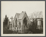 Lion Gardiner's Tomb. Opposite Gardiner's House. South end burial ground. East Hampton, East Hampton