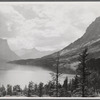 Lake Saint Mary on Going-to-the-Sun highway. Glacier Park, Montana.