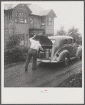 Mr. Ralph Reitz loading produce at his farm near Falls Creek, Pennsylvania for sale at the Tri-County Farmers Co-op Market in Du Bois, Pennsylvania, of which he is a member.