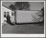 Palace mobile home. Expansion trailer for emergency defense housing demonstrated in Washington tourist camp. Washington, D.C..