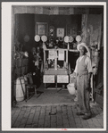 Travelling evangelist and his equipment. Washington, D.C.