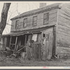 Old farmhouse on Snowden Estate, recently purchased by Resettlement Administration. Maryland.