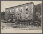 Typical frame house on hilly shore of Ohio River, Hamilton, [Cincinnati,] Ohio.