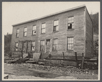 Typical frame house on hilly shore of Ohio River, Hamilton, [Cincinnati,] Ohio.