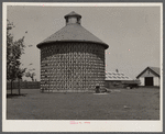 Corn crib of concrete blocks, capacity 7000 bushels, harvest of 140 acres. Central Illinois.