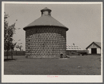 Corn crib of concrete blocks, capacity 7000 bushels, harvest of 140 acres. Central Illinois.