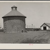 Corn crib of concrete blocks, capacity 7000 bushels, harvest of 140 acres. Central Illinois.
