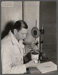 Device developed by specialists of the U.S. Department of Agriculture for eliminating the human equation in determing the end point in cooking jams and preserves. ...
