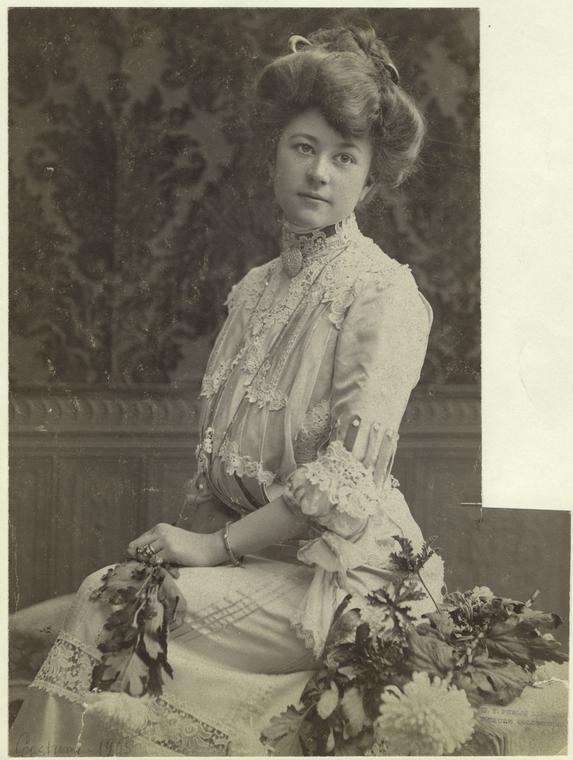 Portrait of a woman in fashionable dress ca. 1905 - NYPL Digital ...