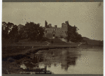 Linlithgow palace and loch