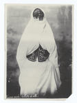 Femme arabe (toillette de ville).