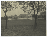 A Low and Rambling New Jersey Country Club