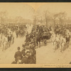 Driving on the Grand Boulevard, Chicago, U.S.A.