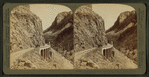 Golden Gate, entrance to picturesque ravine of golden rocks - Yellowstone Park, U.S.A.