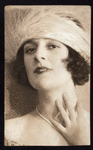 Suzanne Caubaye