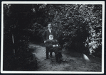 Harry Houdini and Alexander the Conjuror (Alexander Heimbürger), probably in Heimbürger's garden