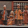 Scene from a production of the Marionetten-Theater Münchener Künstler