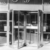 5th Avenue between West 52nd Street and West 53rd Street