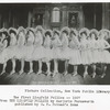 Chorus girls in the Ziegfeld Follies of 1907.