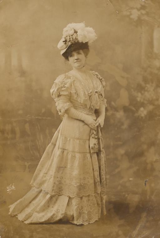 Publicity photo Mary Shaw in the stage production Mrs. Warren's ...