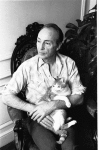 New York City  Ballet Master George Balanchine at home with his cat Mourka (New York)