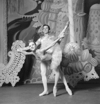 Suki Schorer as the Sugar Plum Fairy and Paul Mejia as the Cavalier, in a New York City Ballet production of "The Nutcracker."