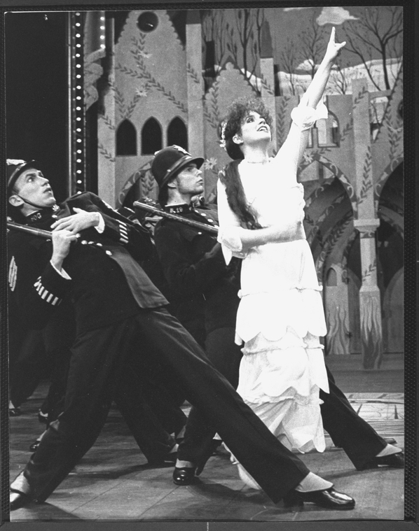 Linda Ronstadt in a scene from the NY Shakespeare Festival production ...