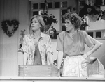 (L-R) Mary Tyler Moore and Lynn Redgrave in a scene from the Broadway production of the play "Sweet Sue".