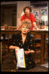 L-R) Actresses Sally Struthers and Rita Moreno in a scene from the Broadway revival of the play "The Odd Couple." (New York)